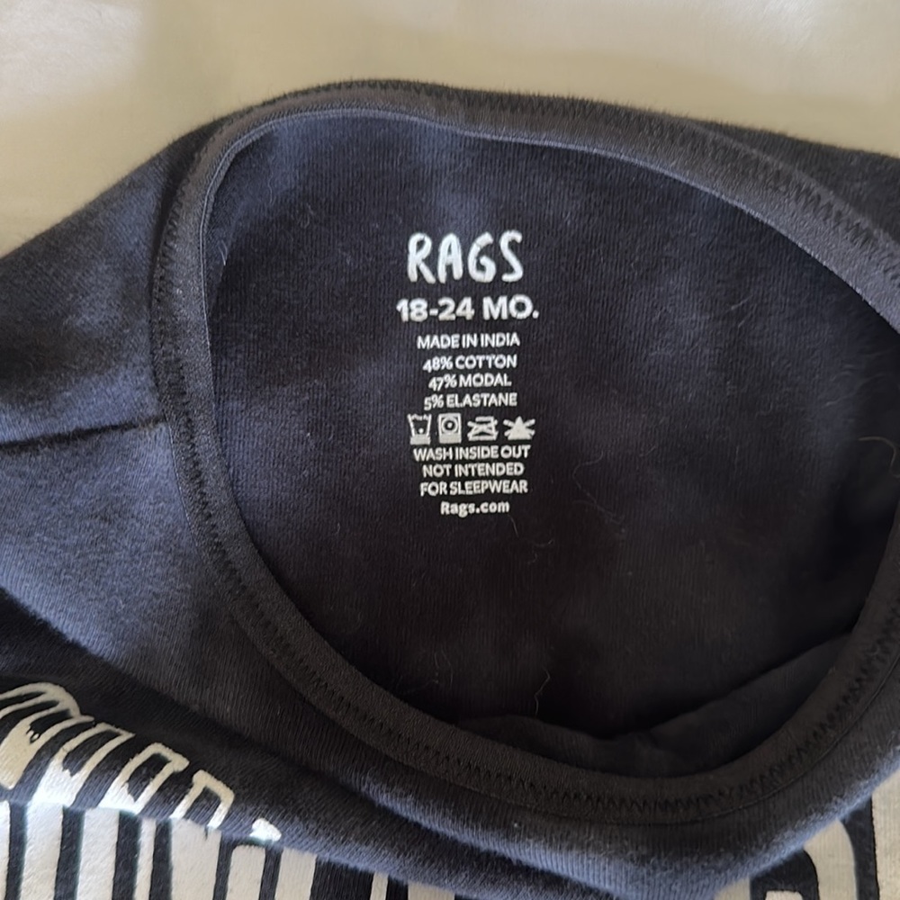 Great condition, Rags to Raches limited edition Guns N’ Roses one piece - Picture 4 of 5